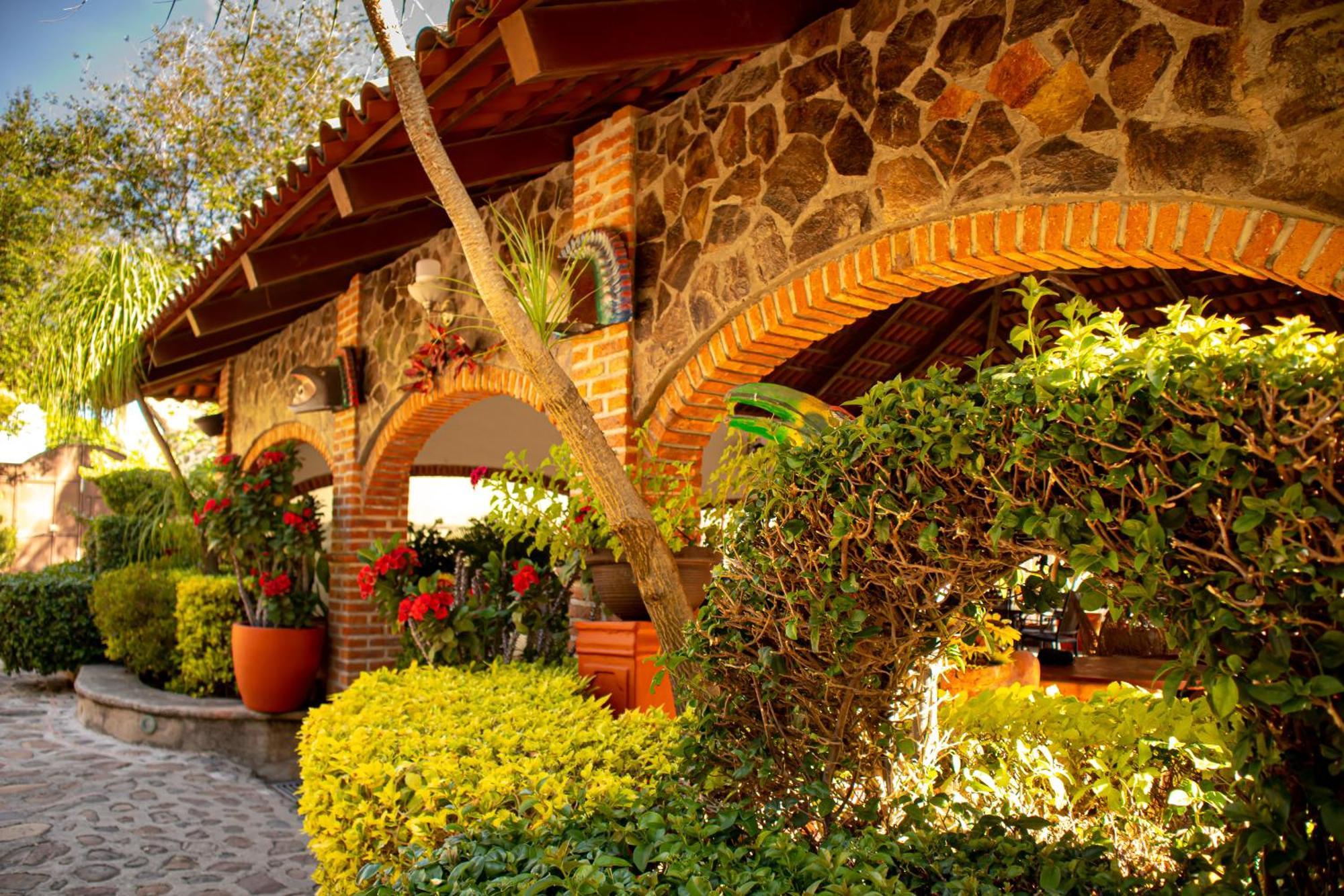 Hotel El Dorado - Cerca De Chapala Y Del Aeropuerto Ixtlahuacán de los Membrillos 외부 사진