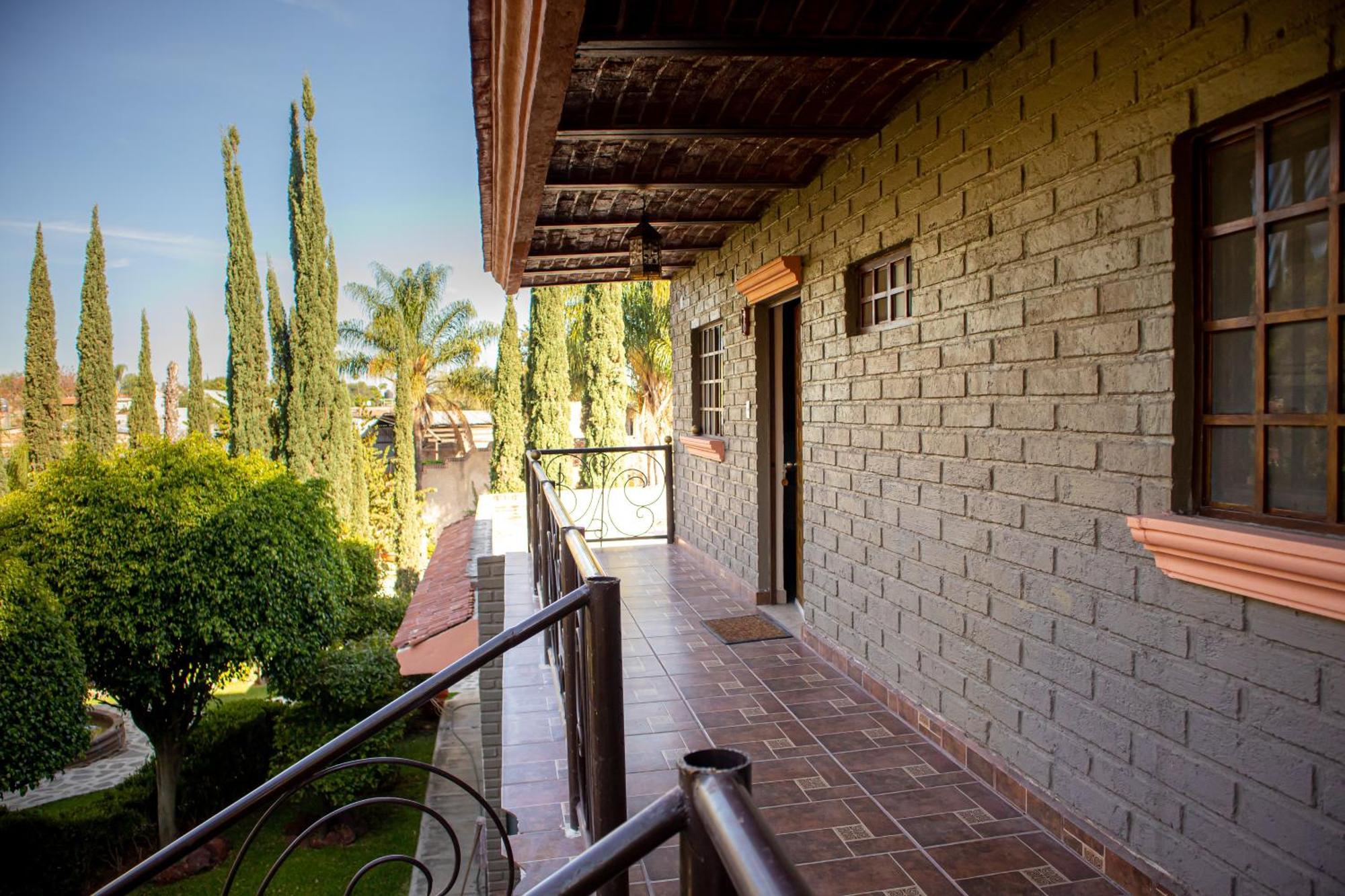 Hotel El Dorado - Cerca De Chapala Y Del Aeropuerto Ixtlahuacán de los Membrillos 외부 사진