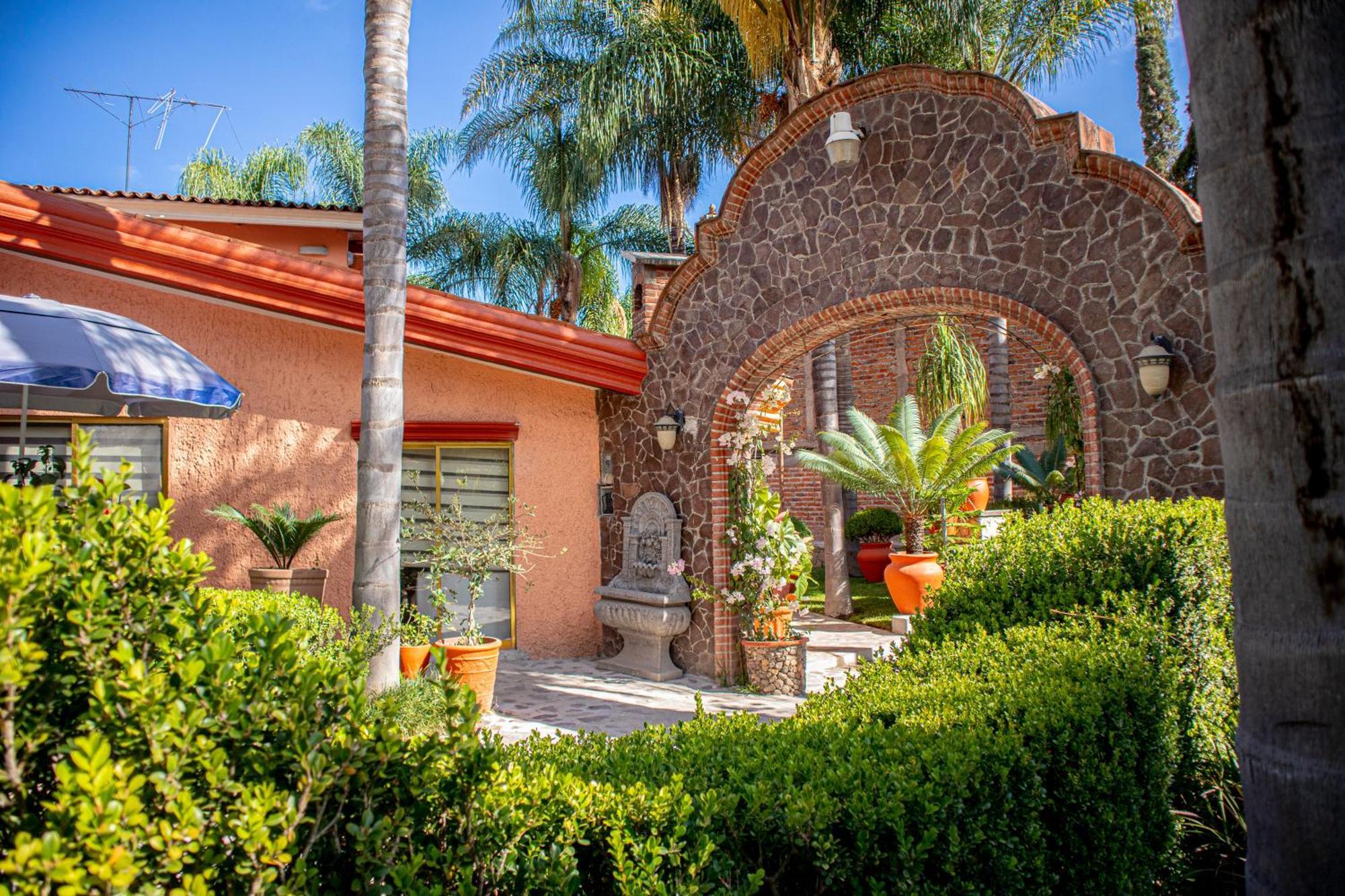 Hotel El Dorado - Cerca De Chapala Y Del Aeropuerto Ixtlahuacán de los Membrillos 외부 사진