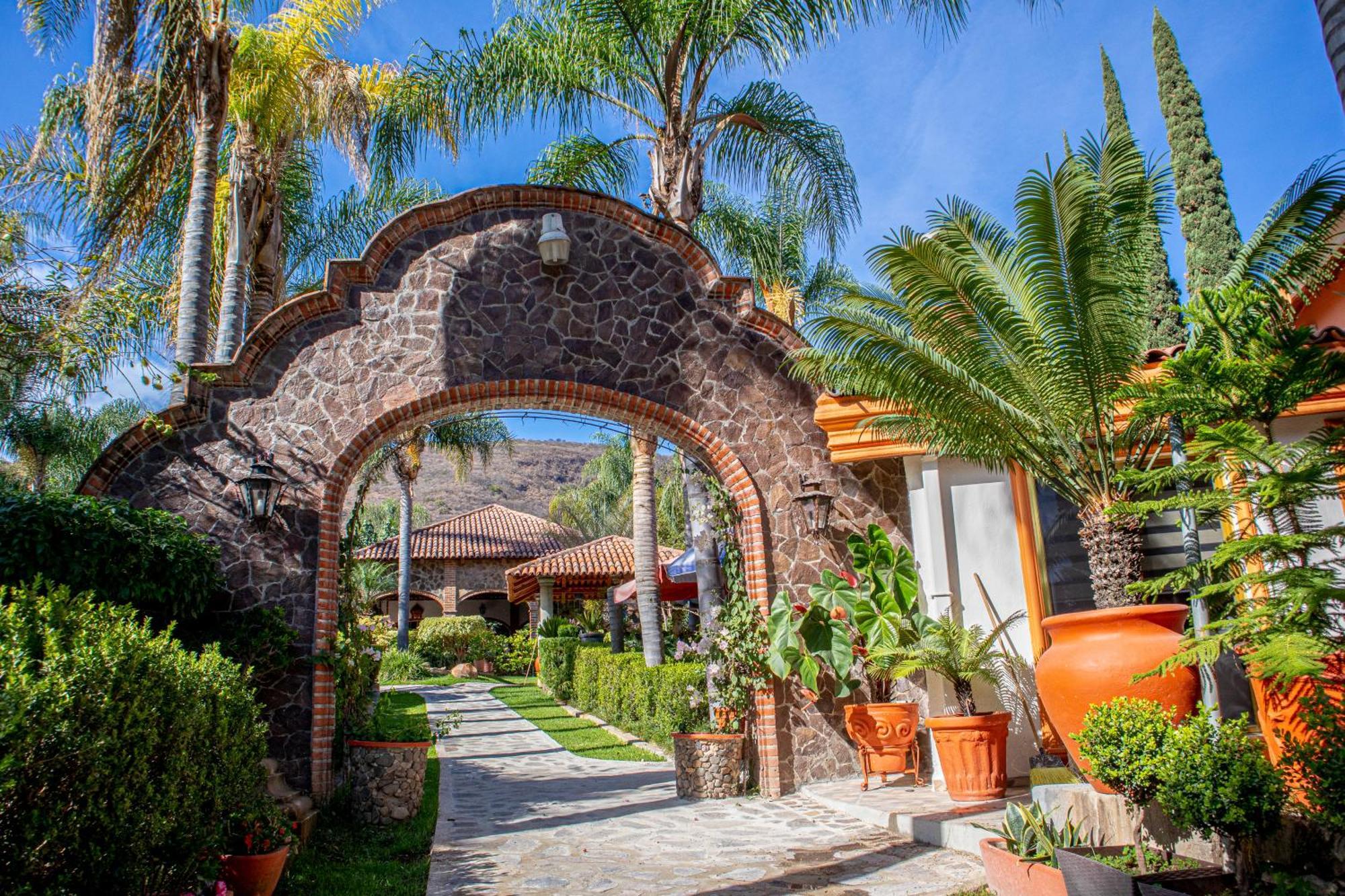 Hotel El Dorado - Cerca De Chapala Y Del Aeropuerto Ixtlahuacán de los Membrillos 외부 사진