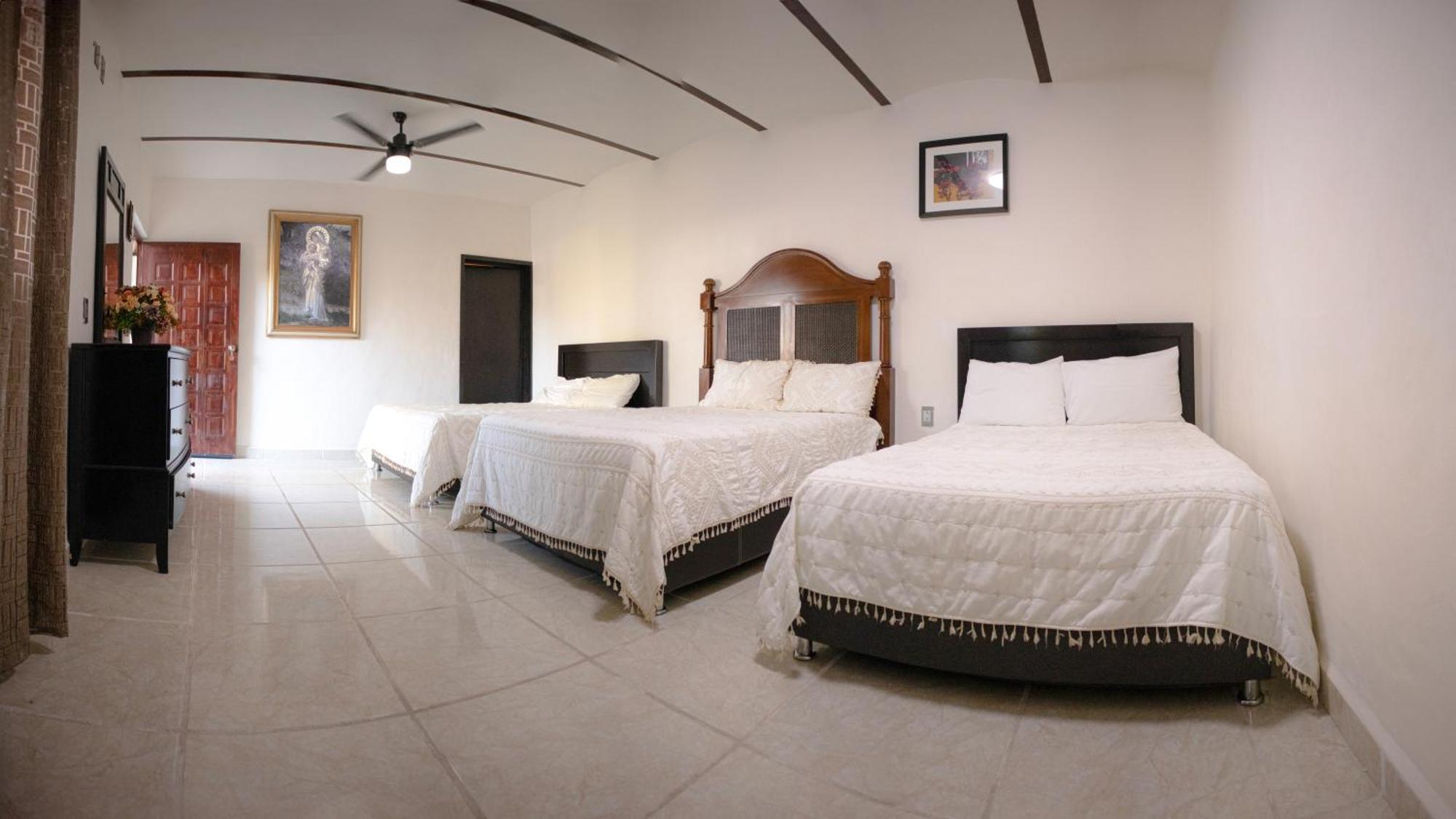 Hotel El Dorado - Cerca De Chapala Y Del Aeropuerto Ixtlahuacán de los Membrillos 외부 사진
